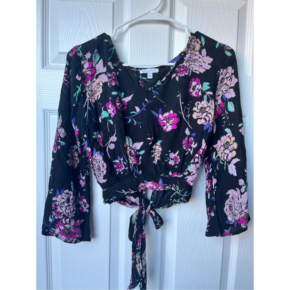 Patrons of Peace Crop Blouse XS Women's Black Pink Bell Sleeve Festival